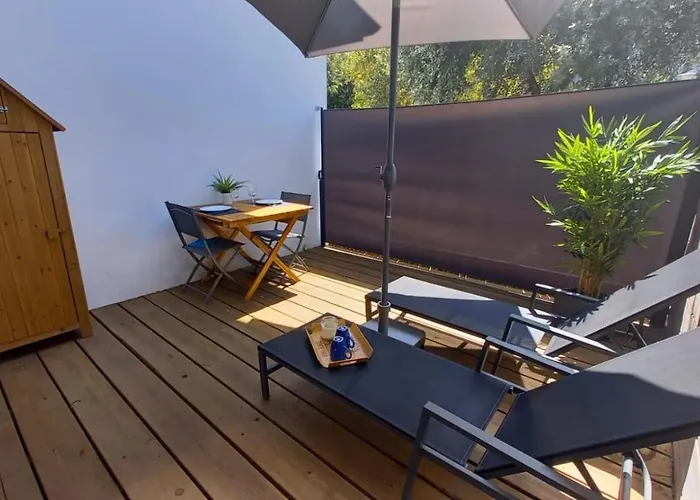Anglet : Studio Avec Terrasse A 3 Kms Des Plages
