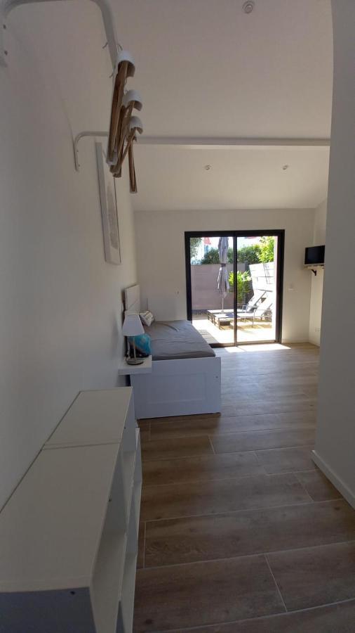 Apartment : Avec Terrasse A 3 Kms Des Plages